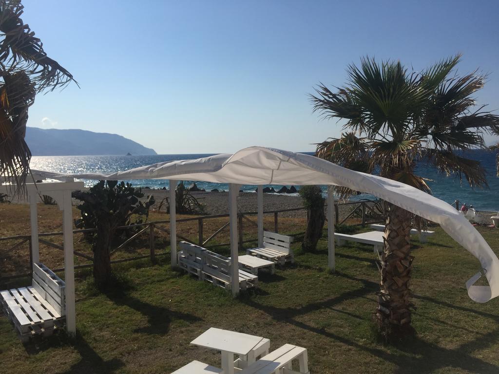 B&B Xenia Патти Экстерьер фото
